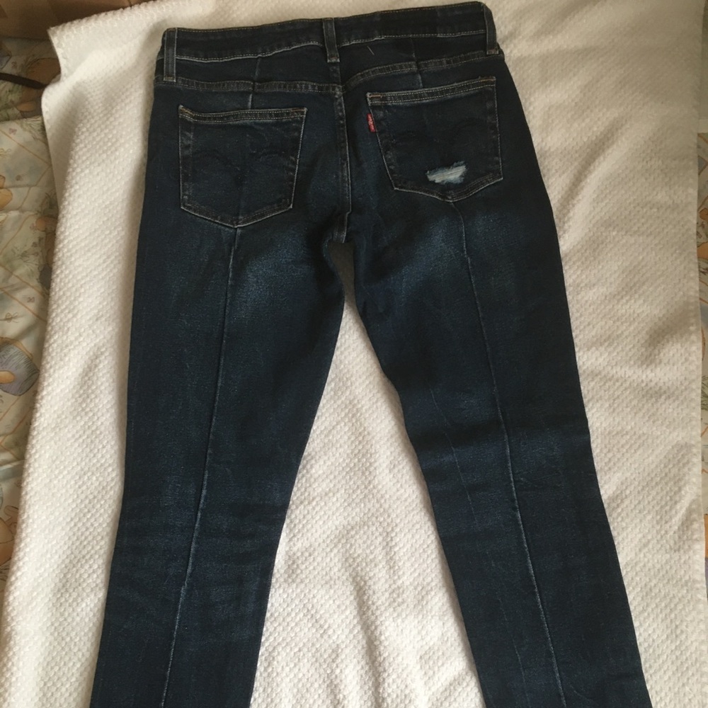 Levis’s 711 Skinny Jeans (W 28 L30)